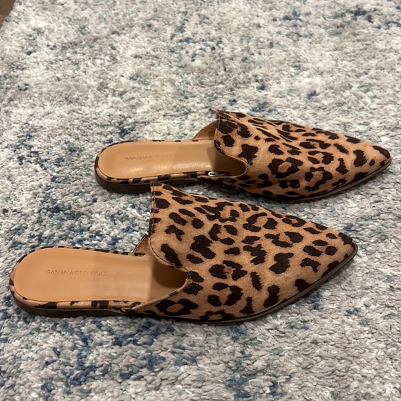 Banana republic leopard pointed slides - Picture 3 of 5